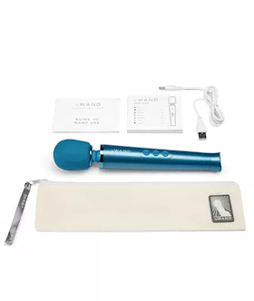 Le Wand Petite Rechargeable Massager