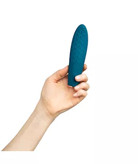Share Satisfaction Raya Luxury Clit Vibrator